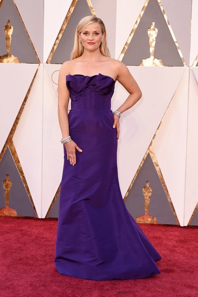 reeese- Witherspoon in Oscar De La Renta .jpg